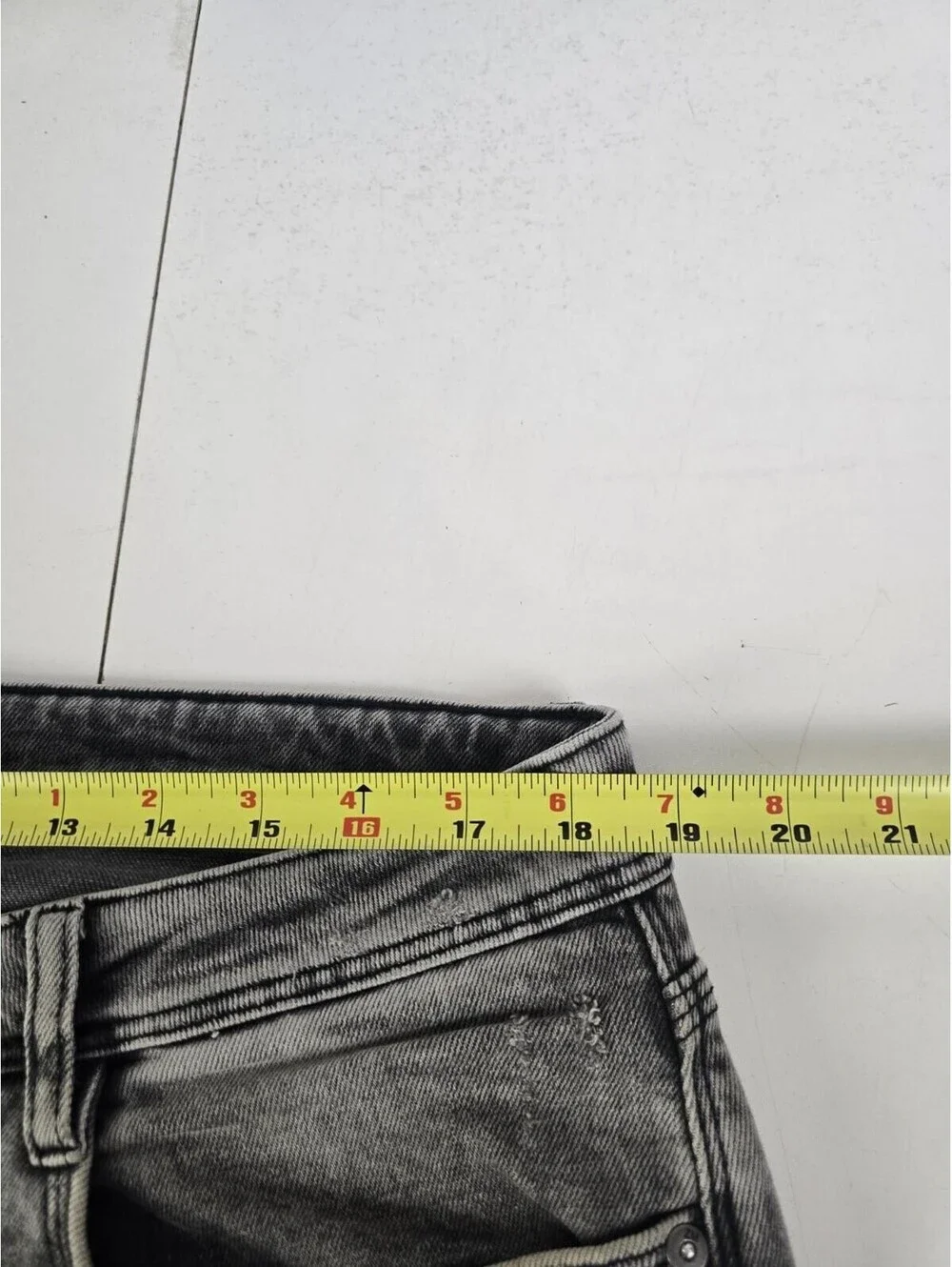 Zara Slim Fit Distressed Gray Denim Jeans Button Closure 5-Pocket Men 36x31